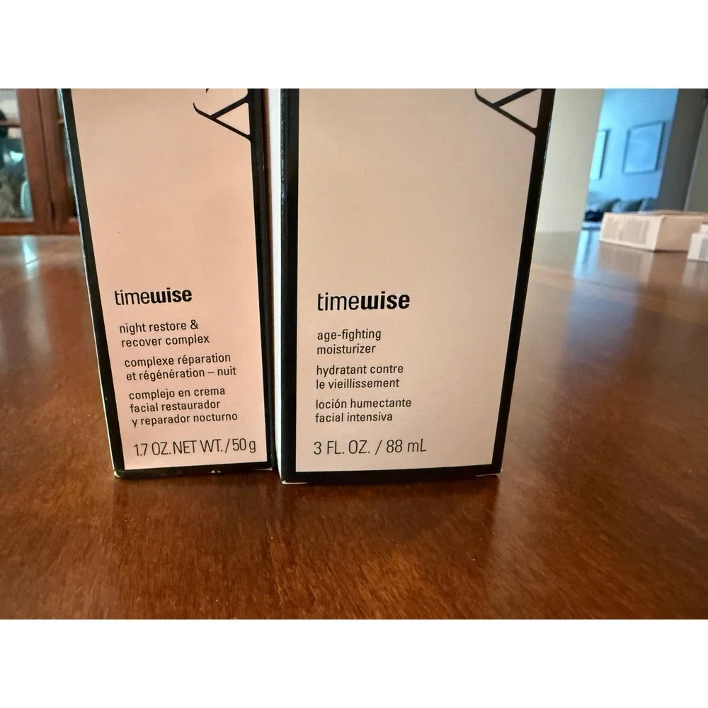 Mary Kay TimeWise Age-Fighting Moisturizer & Night Restore Recover Complex Set